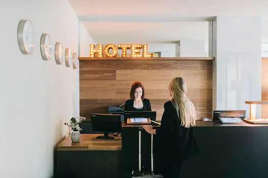 Mantén un control total de la disponibilidad de habitaciones, con actualizaciones en tiempo real.