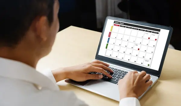 Programa y visualiza citas por médico, especialidad y horario de forma sencilla.